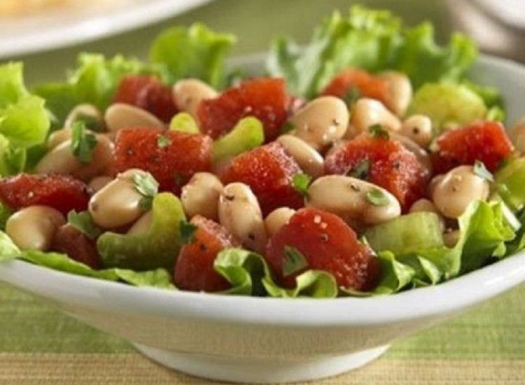 Món chay : Salad đậu trắng và cà chua